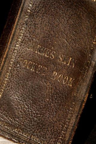 Tegnebog fremstillet af garvet hud fra den henrettede ligrøver William Burke. Surgeons’ Hall Museum, Edinburgh.