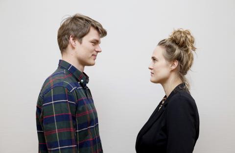 Lui Näslund Koch og Katrine Linde debatterer barsel i Ugeskriftets podcast. Foto: Sarah Bender