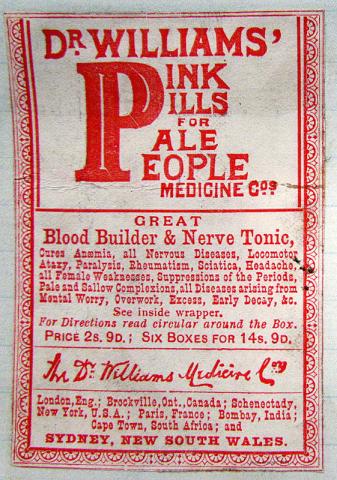 De lyserøde piller var dyre. Tilgengæld kunne de kurere ALT. Ugeskriftets analyse viste, at der var tale om almindelige jerntabletter, dog tilsat stryknin.