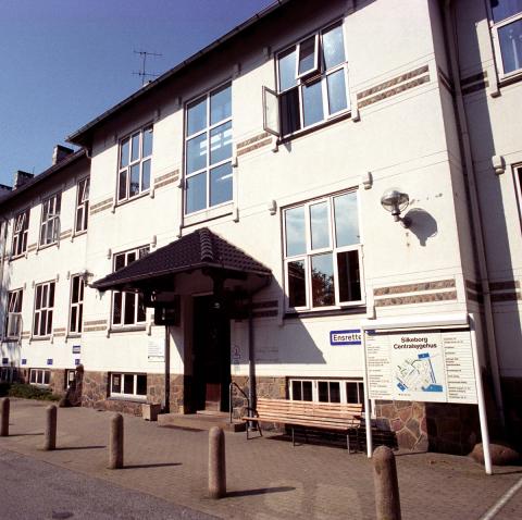 Det var dengang: Silkeborg Centralsygehus i september 2002, hvor de ældste dele af hospitalet fyldte 100 år. Foto: Ritzau Scanpix