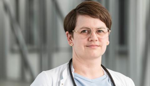 Sara Søgaard har over for sine kolleger været åben om sine overvejelser i forbindelse med bekymringshenvendelsen, ligesom hun har omtalt sagen på sin instagramprofil @fra.kbu.til.speciallæge. Foto: Palle Peter Skov 