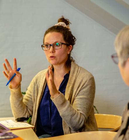 Matilde Nisbeth Brøgger til møde i patientrådet i Skødstrup Lægepraksis. Foto: Jesper Balleby 