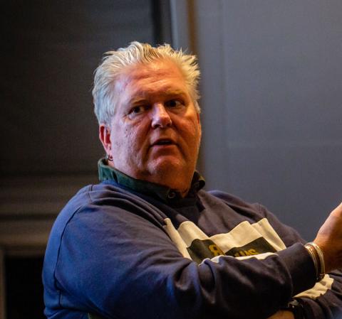 Roy Hjelmeborn til møde i patientrådet i Skødstrup Lægepraksis. Foto: Jesper Balleby 