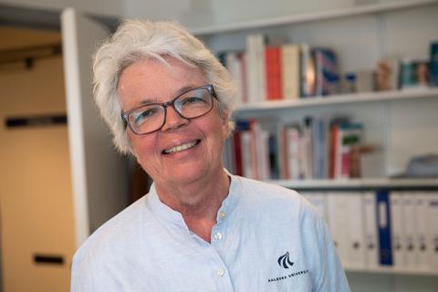 Astrid Højgaard, ledende overlæge: »Påstanden om, at det skulle være et modefænomen, irriterer mig, for det er slet ikke det, jeg oplever. Modefænomener går over, og det gør det her ikke« (foto: Lars Horn)