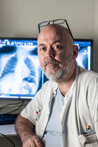 Erkendelsen af, at det var nødvendigt at skifte speciale, var hård og træls, men det handler om at kunne se sig selv i øjnene, siger Nikolaj Friis Hansen. (foto: Palle Peter Skov)