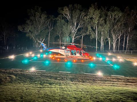 Der er store afstande i Australien, og der for er patienterne typisk i helikopterlægens varetægt i længere tid, end i Danmark. Foto: Privat