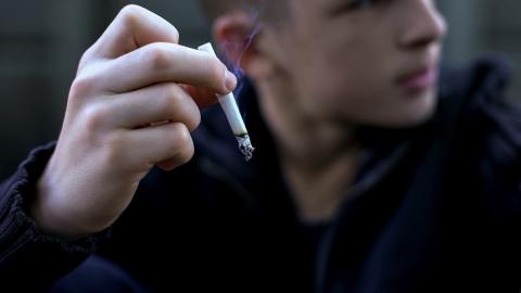 Nej, det er ikke uskadeligt at ryge, hvis bare man holder op, inden man er 30 år.