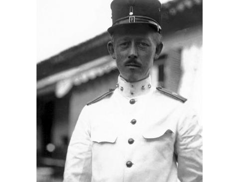 Agner Møller i hollandsk uniform som sundhedsofficer i 1922 (foto: Nationalmuseet).