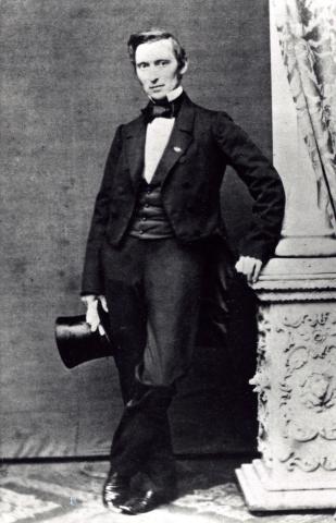 Elegantier. Den yngre Peter Panum med laksko og høj hat (Medicinsk Museion)